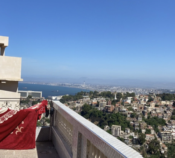La vue sur Alger depuis mon appartement